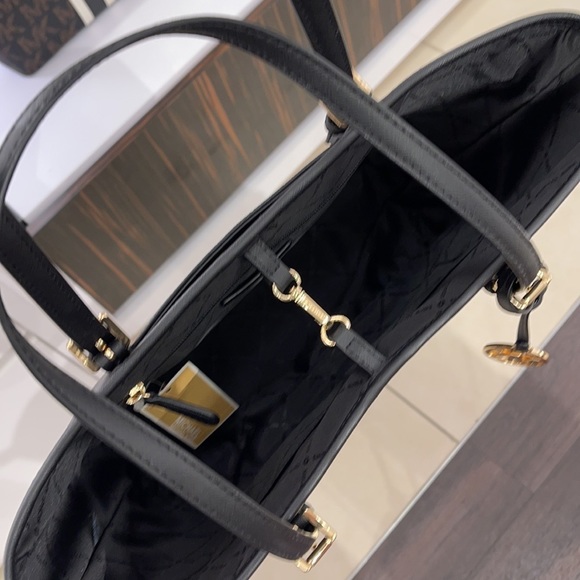 Michael Kors Jet Set Travel Medium Carryall Tote - Picture 10 of 16